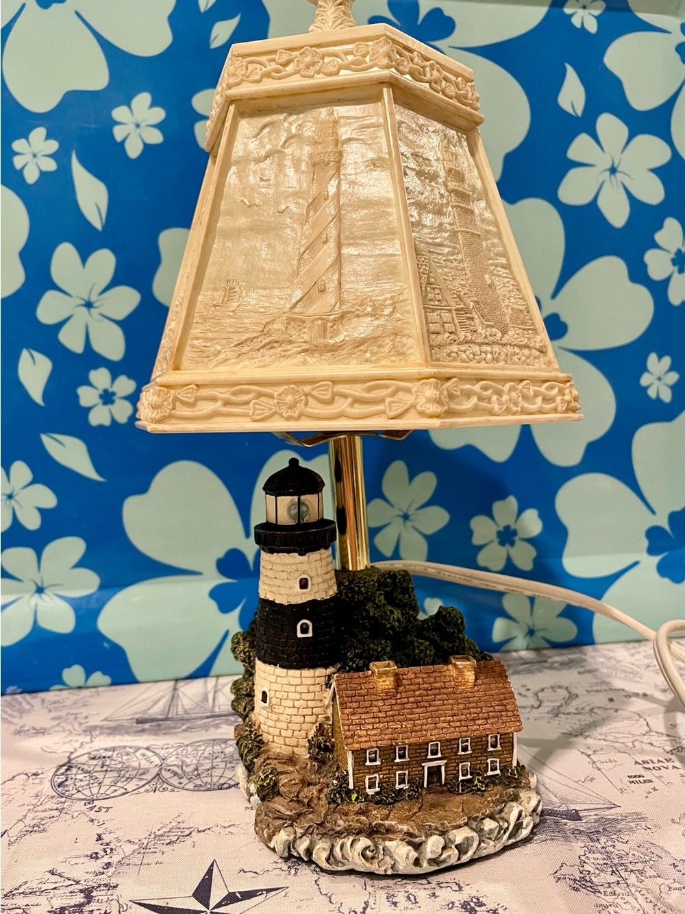 Vintage Lighthouse Mini Table Lamp with 6-Sided Coastal Shade – 11”